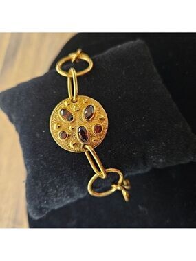 Sarah Coventry Gold-tone with Red Rhinestones Anklet
